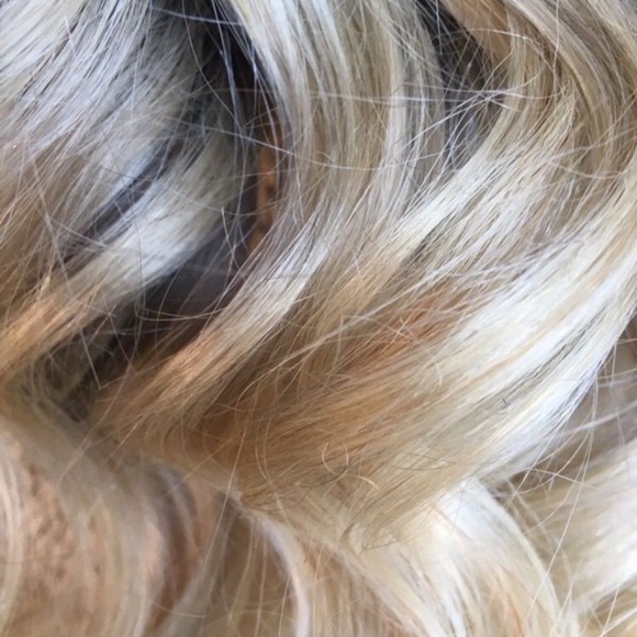 Ombré hair extensions clip ons 22”.  Human Remy